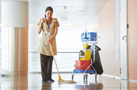 Nhân Viên Tạp Vụ: Người Góp Phần Giữ Gìn Sự Gọn Gàng Và Chuyên Nghiệp